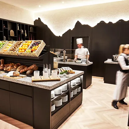 Steigenberger Icon Grandhotel Belvédère 5*