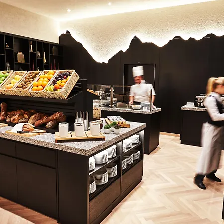 Steigenberger Icon Grandhotel Belvédère 5*